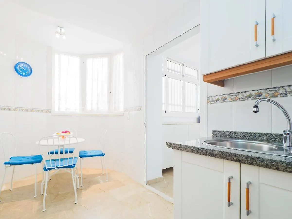 Cubo'S Urban Brigitte Torremolinos & Parking Apartment