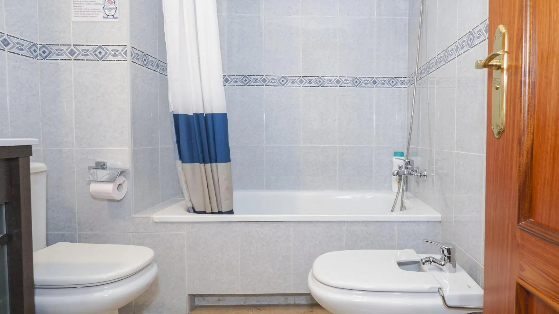 Cubo'S Urban Brigitte Torremolinos & Parking Apartment