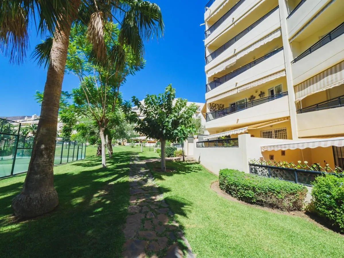 Cubo'S Urban Brigitte Torremolinos & Parking Apartment