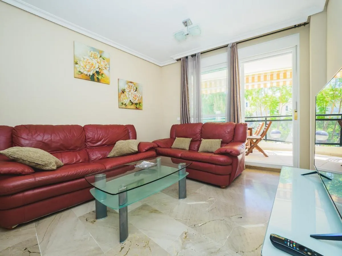 Cubo'S Urban Brigitte Torremolinos & Parking Apartment