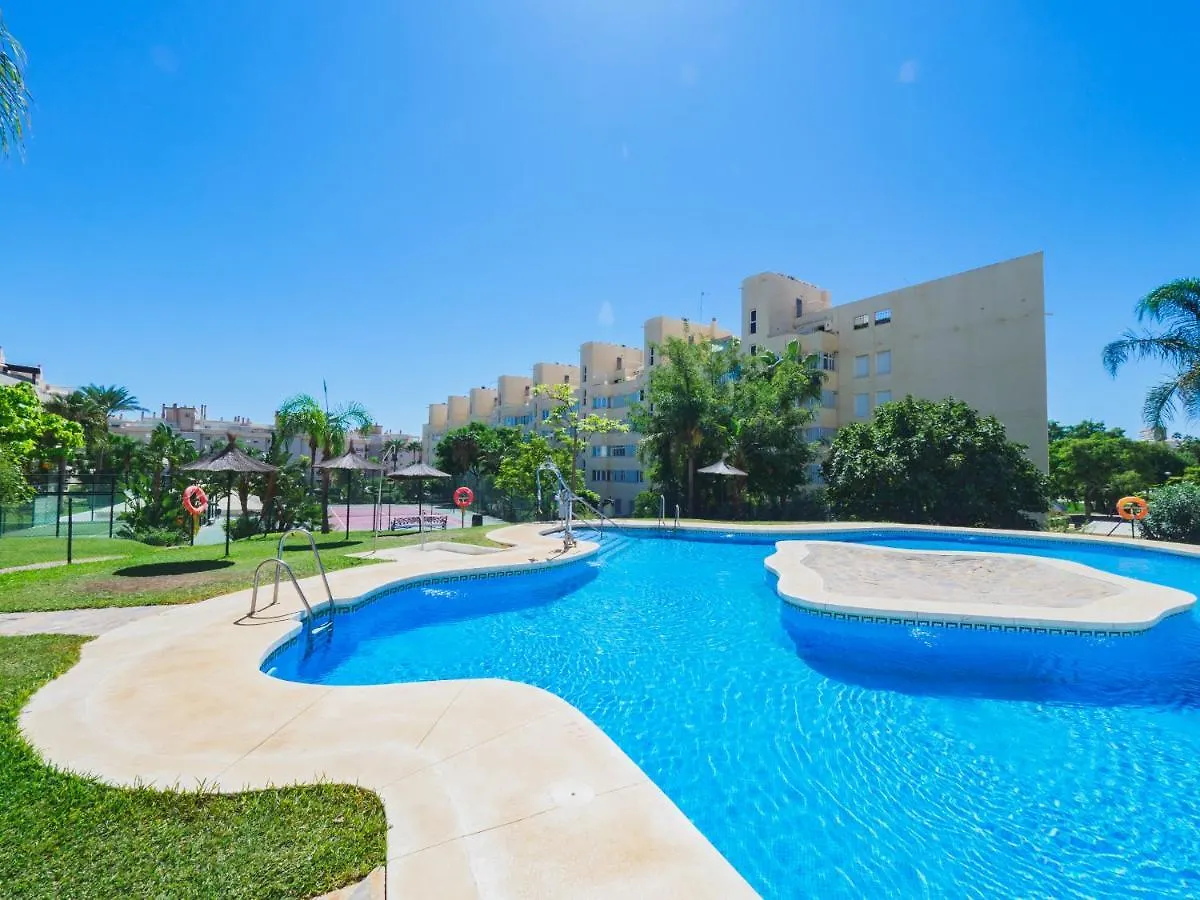Cubo'S Urban Brigitte Torremolinos & Parking Apartment
