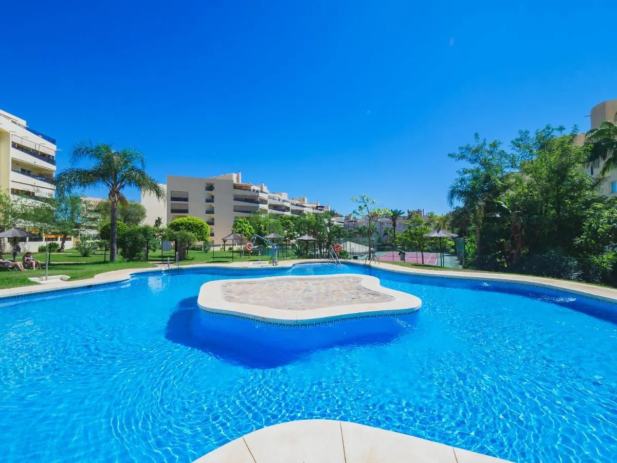 Cubo'S Urban Brigitte Torremolinos & Parking Apartment