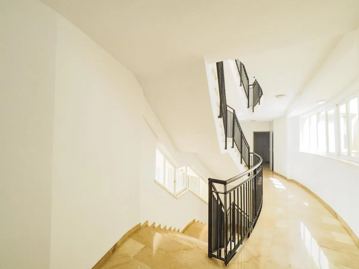 Cubo'S Urban Brigitte Torremolinos & Parking Apartment Spain