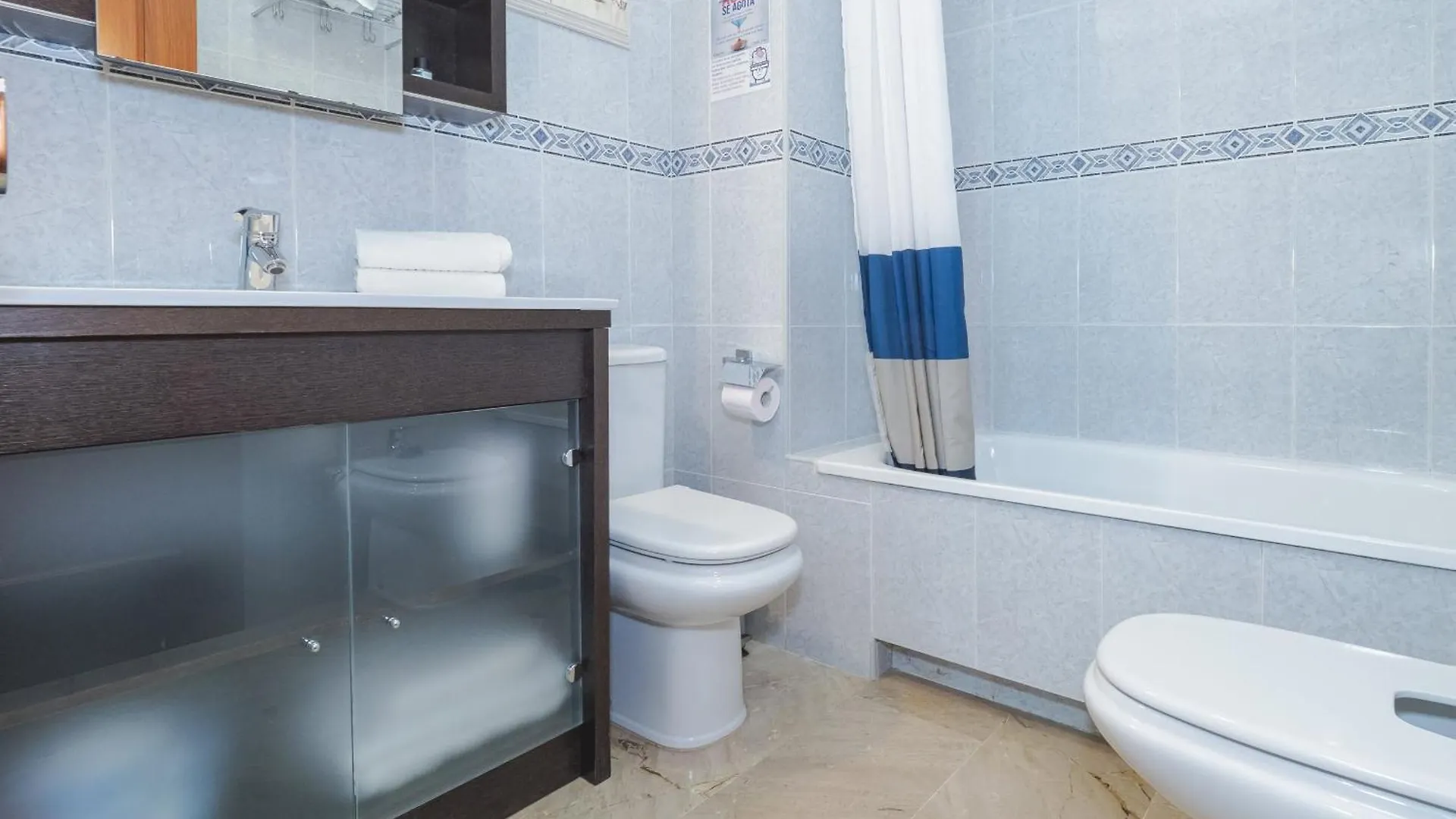 Cubo'S Urban Brigitte Torremolinos & Parking Apartment