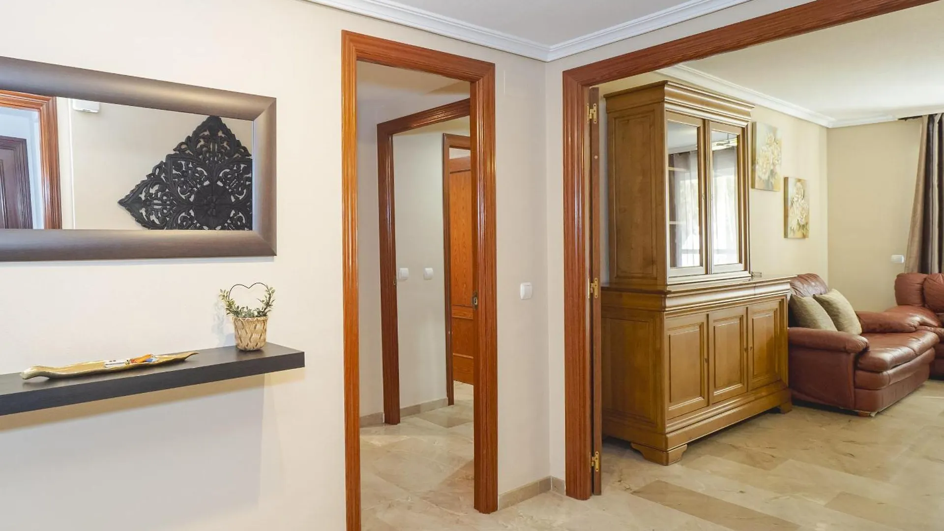 Cubo'S Urban Brigitte Torremolinos & Parking Apartment