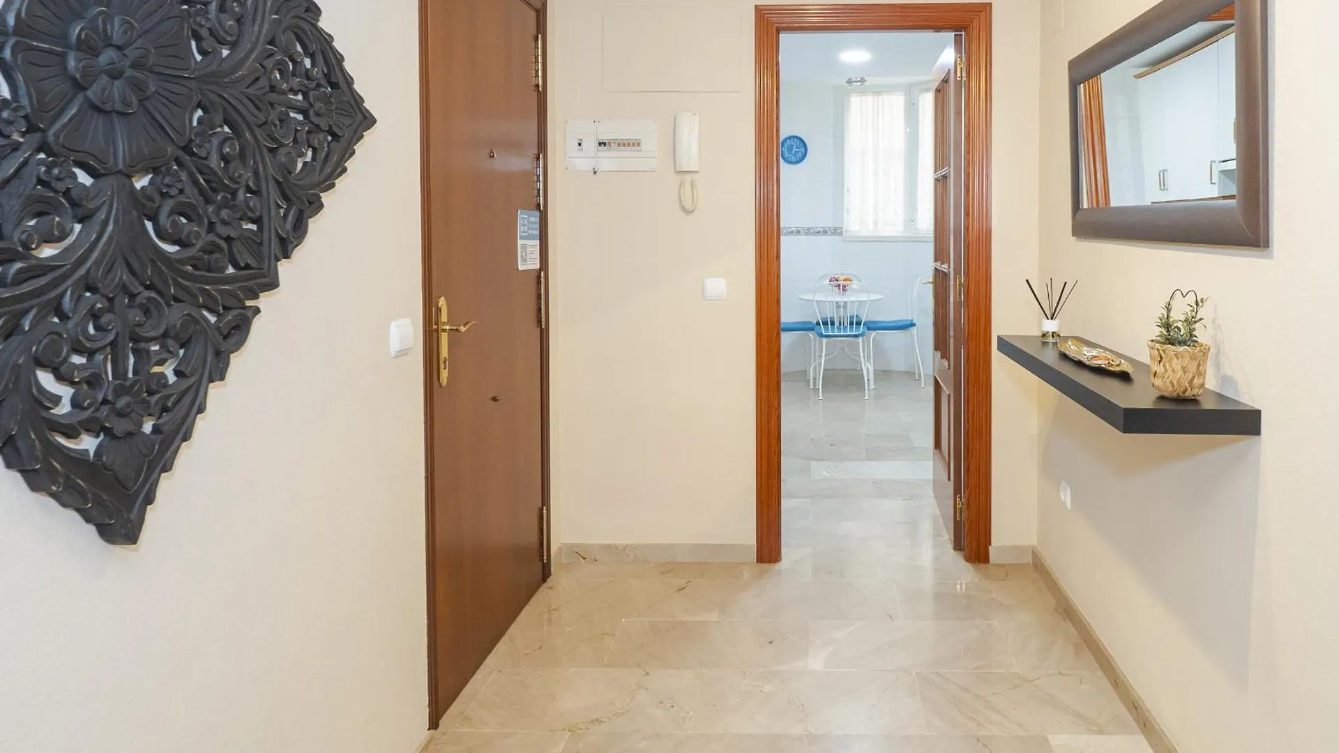 Cubo'S Urban Brigitte Torremolinos & Parking Apartment
